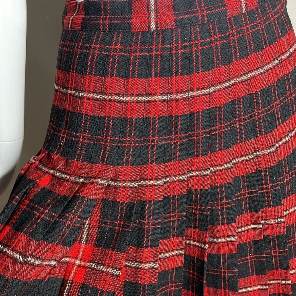 Pendleton Sz 6 Reversable Red Black Wool Flat Front Pleated Midi Skirt